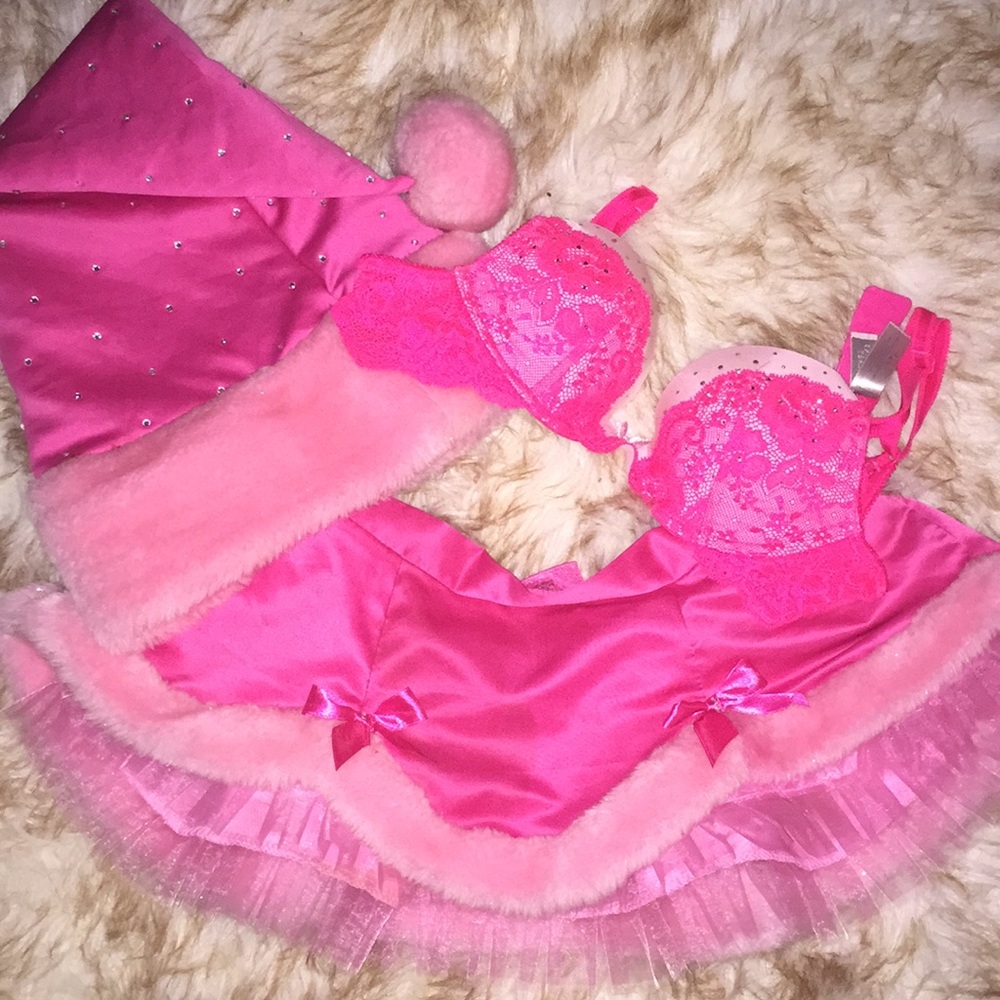 VS Santa Baby outfit